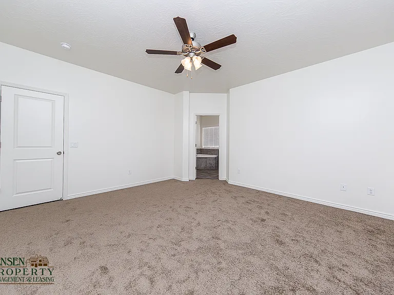 3252 E Tanoak Dr — Photo 13