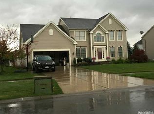 3280 Brookfield Ln, Hamburg, NY 14075