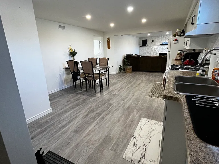 5 Janet St — Photo 3