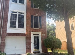 11615 Fairfax Commons Dr, Fairfax, VA 22030