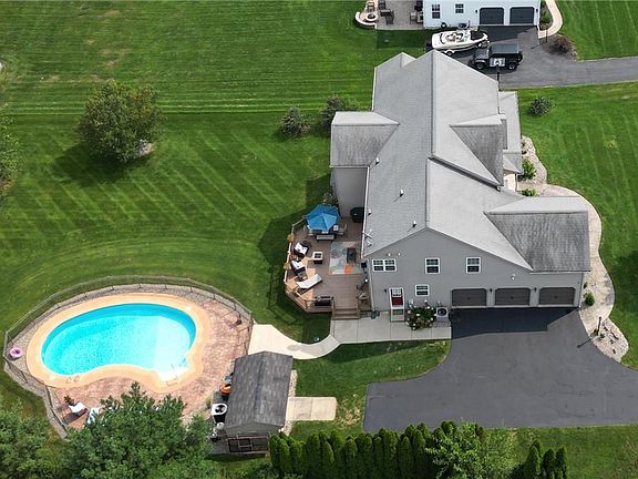 4th image of 5525 Skyline Dr