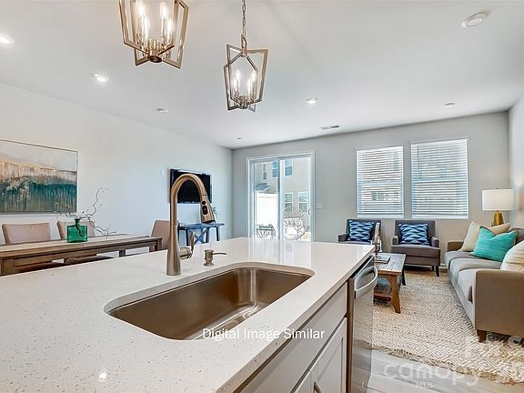 3rd image of 6044 Mallow Crossing Ln