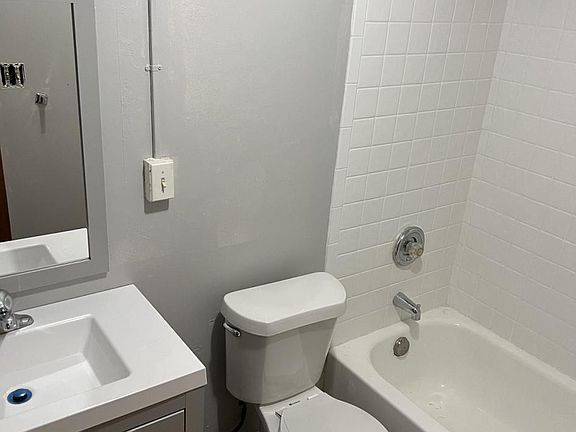 2nd image of 2724 W 40th St