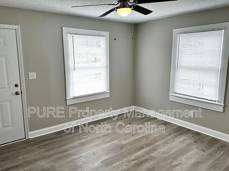 208 S Lexington Dr — Photo 12