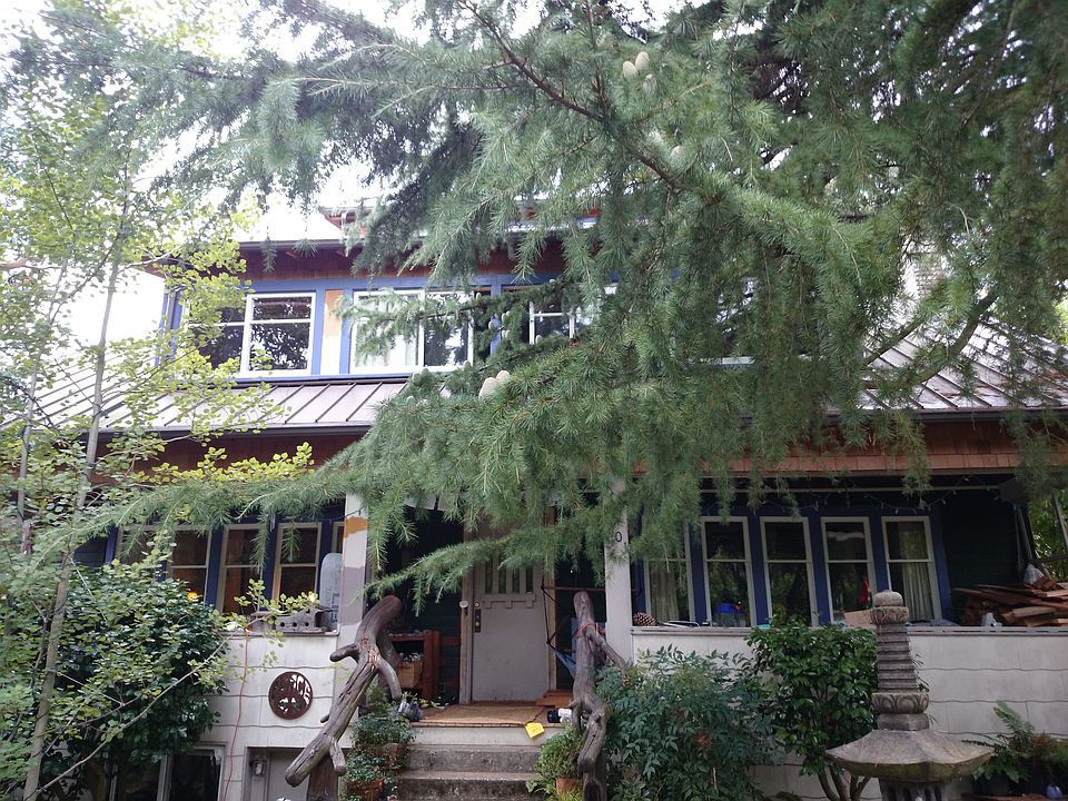 2nd image of 5701 29th Ave NE