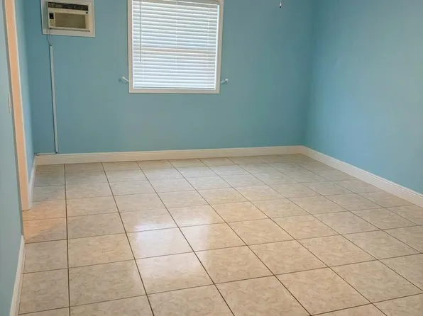 1260 Balmy Beach Dr, Forest City, FL 32703