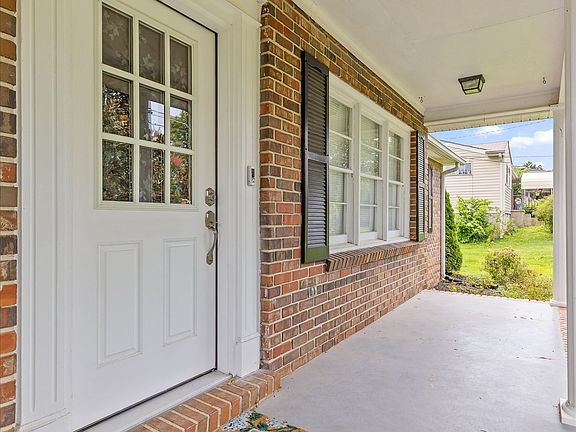 5th image of 2418 Crescent Club Dr
