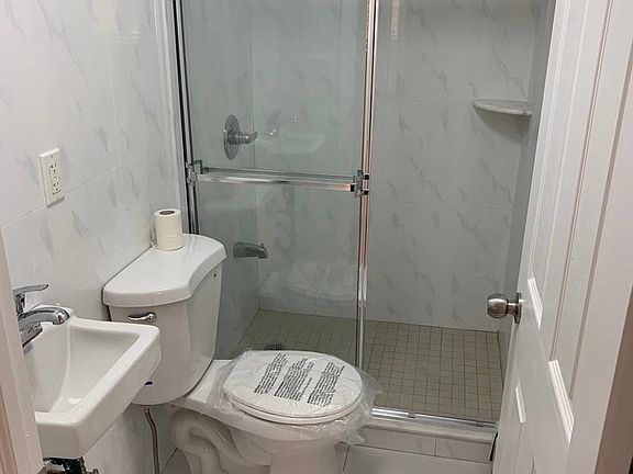5th image of 6115 165th St Floor 2