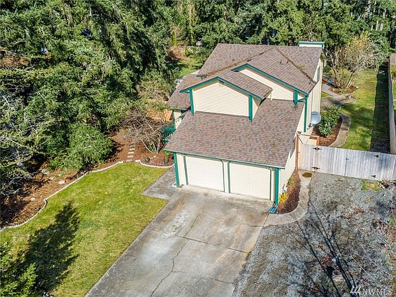 3rd image of 14516 Crown Dr E