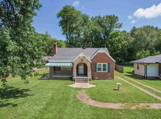 376 E Poplar Ave, Selmer, TN 38375