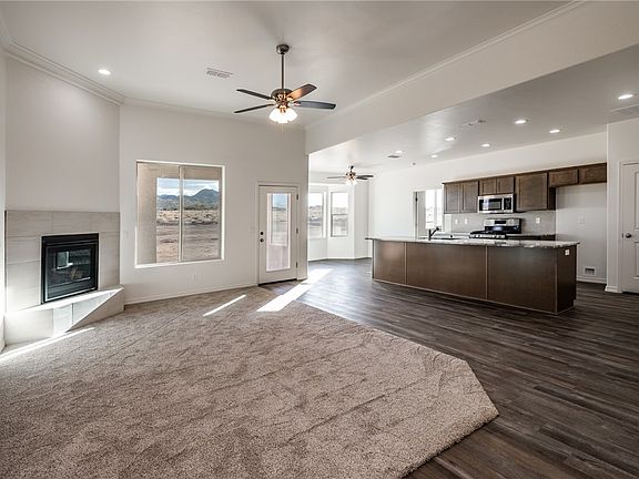 5th image of 552 S San Pedro Road