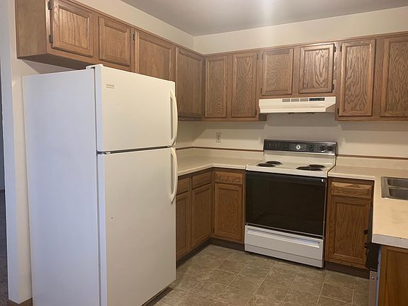 2nd image of 854 Lincoln Ave