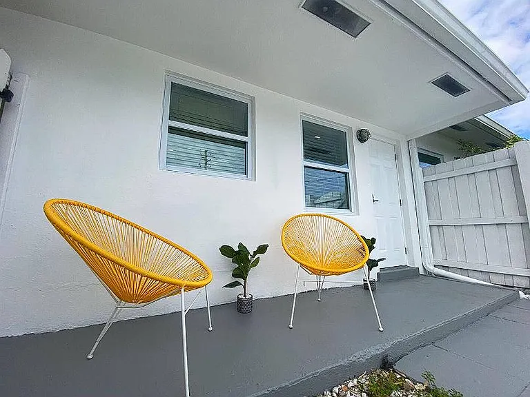 2023 NE 15th Ave — Photo 3