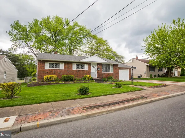 331 5th Ave, Bellmawr, NJ 08031