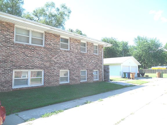 Duplex with One Car in Detached Garage
