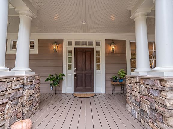 4th image of 1180 Bachelors Run
