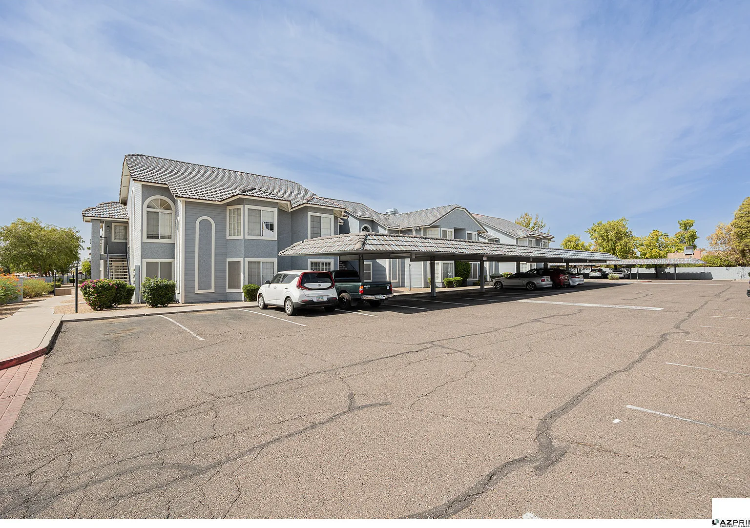 Welcome to this beautifully remodeled 2/2 Phoenix townhome where modern style, comfort, and convenie — Photo 2
