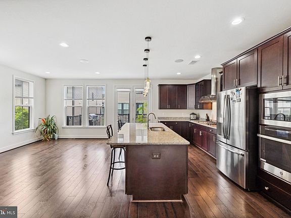 5th image of 42293 Belgrave Gardens Ter