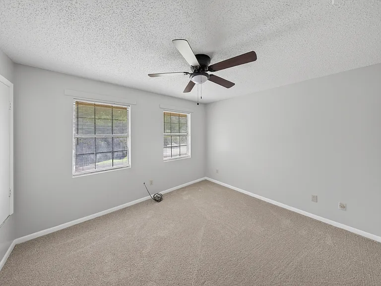 1196 McArthur Dr #4 — Photo 11