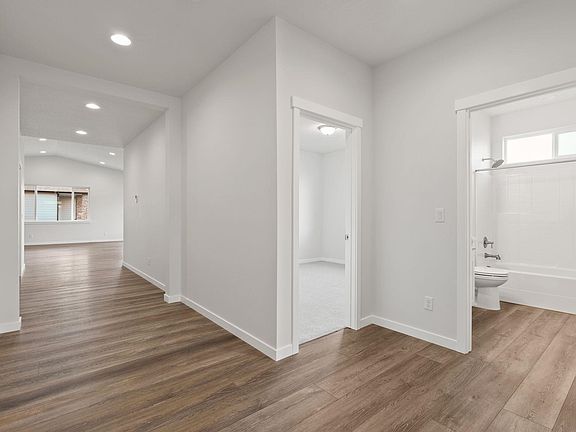 4th image of 12111 N Montfort Ave