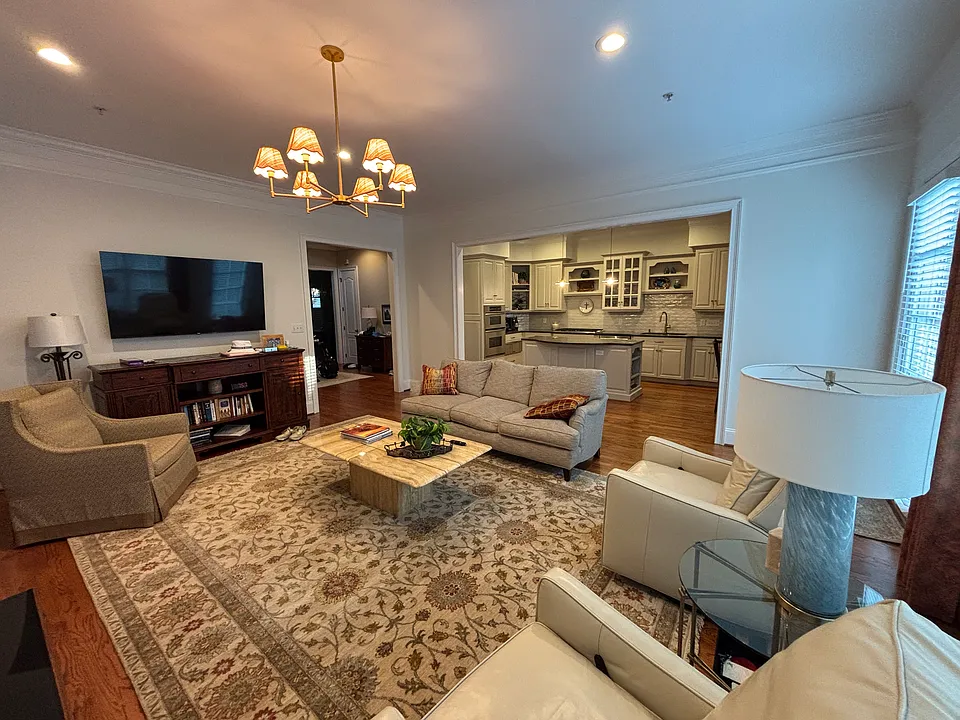 222 Crownsgate Ct