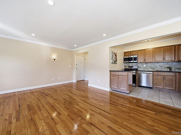 5th image of 227 N Middletown Road #D