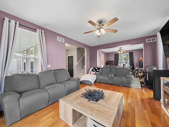5th image of 909 Crescent Dr