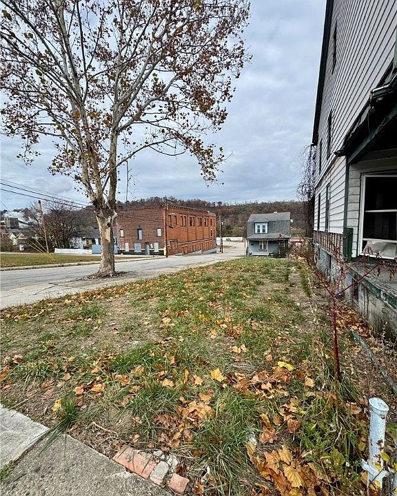 2nd image of 181 Schoonmaker Ave