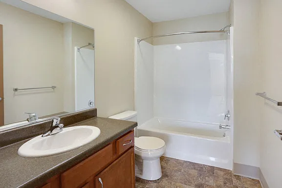 2 Bedroom Unit - Master Full Bathroom