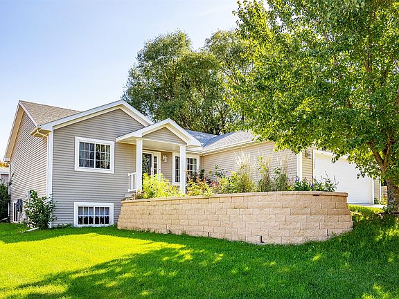 3rd image of 7123 SE 27th St