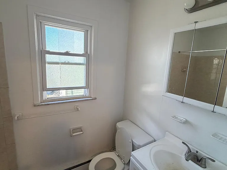 41 Smith St #C8 — Photo 6