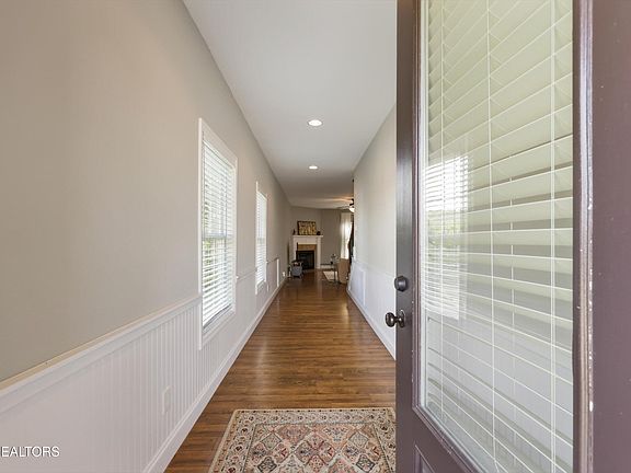 4th image of 3812 Highview Ln