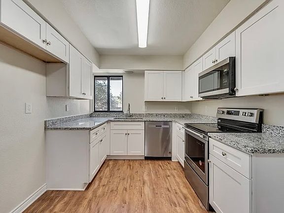 4th image of 11913 Leisure Dr