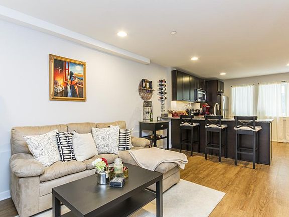 2nd image of 1221 Mount Vernon St #2BDR