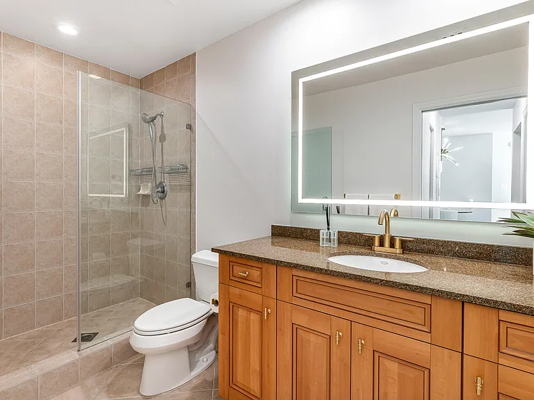 347 N New River Dr E — Photo 16