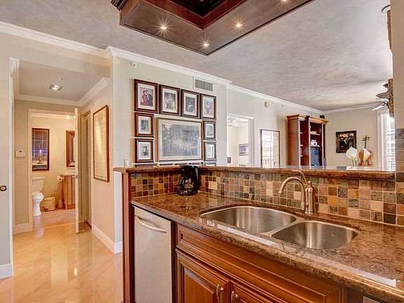 5th image of 780 S Sapodilla Avenue #401
