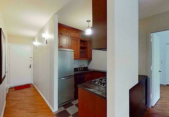5th image of 124 E 79th St #33C