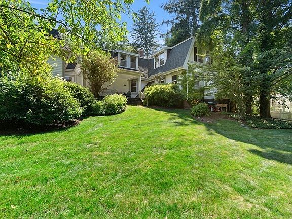 4th image of 115 Sargent St