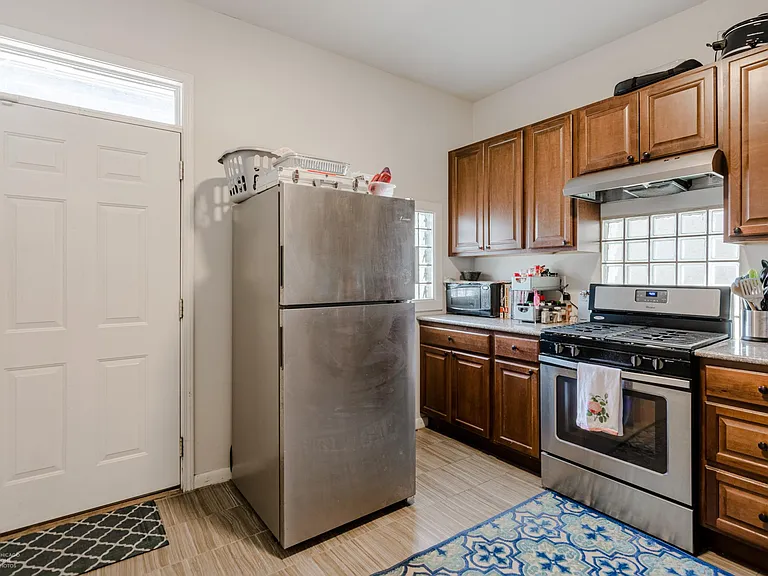 1715 N Talman Ave — Photo 12