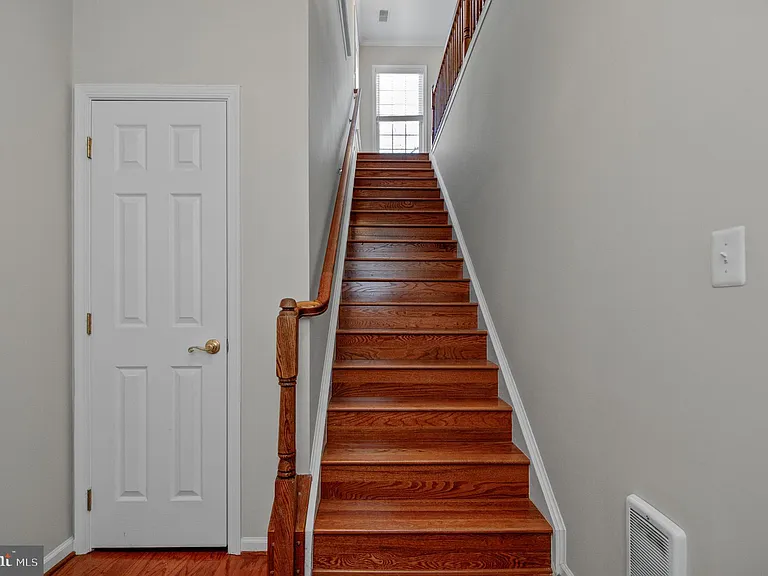 4619 Hummingbird Ln — Photo 4