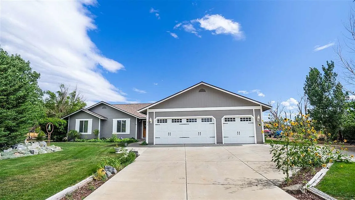613 Stallion Ct photo 1