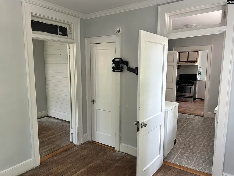 303 King St — Photo 21