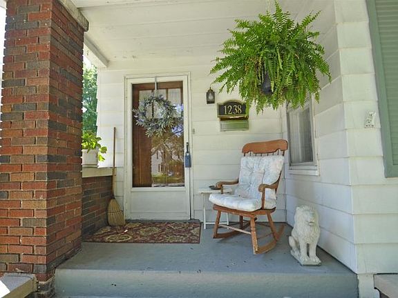 4th image of 1238 Sunnymede Ave