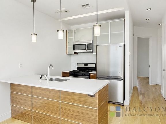 2nd image of 86 Marcy Ave APT 5B