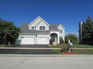 N672 W Weaver Cir, Geneva, IL 60134