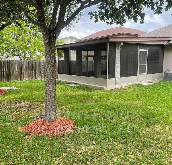 8335 Bent Meadow Dr — Photo 37