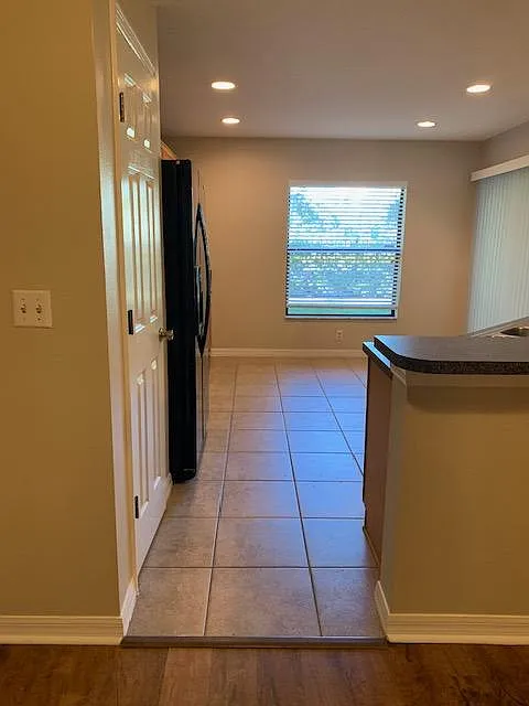 3 bed, 2.5 bath, 1558 sqft, $2,000 — Photo 3