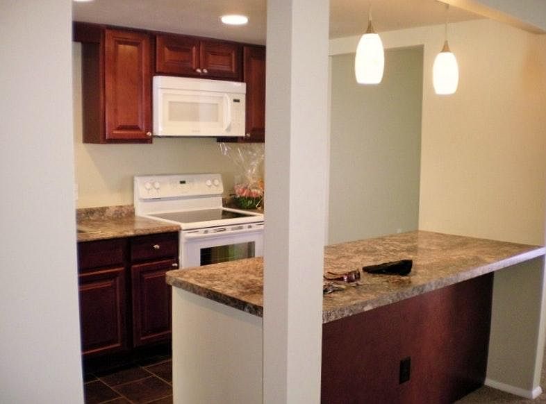 1st image of 104B East Ave