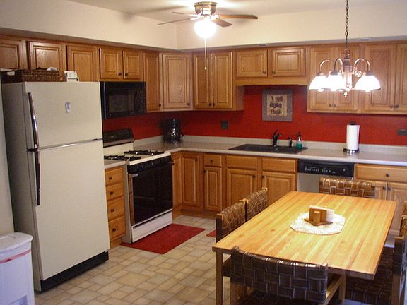 2nd image of 187 Acorn Ln