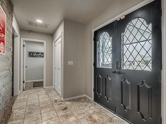 5th image of 10032 Henderson Dr